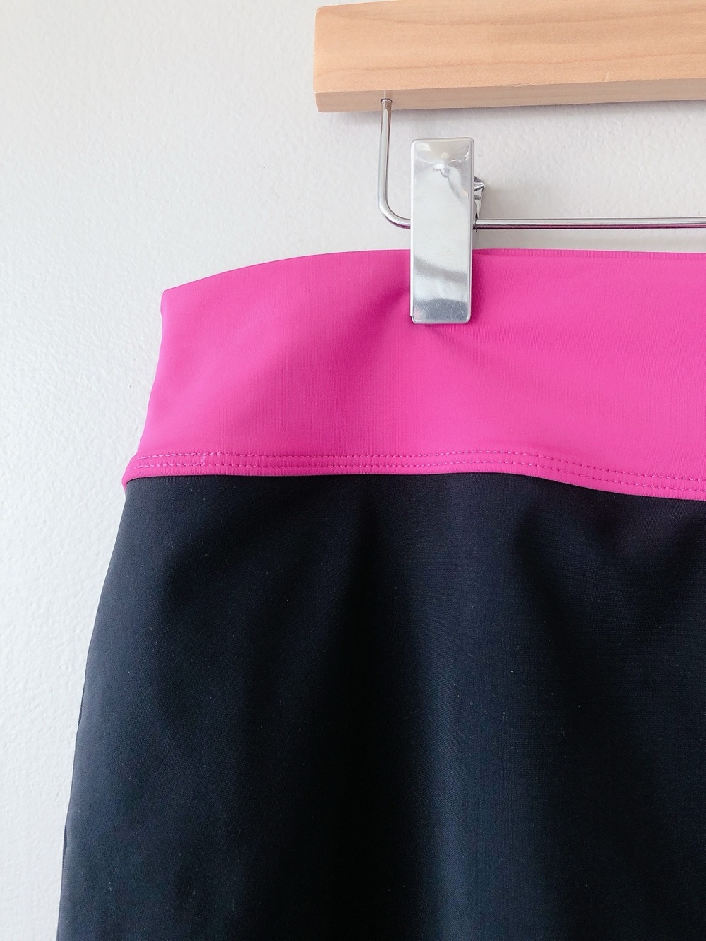 Lole Black Skirt with Pink Waistband Women's Active Skirt swimsuit coverup - Picture 5 of 12